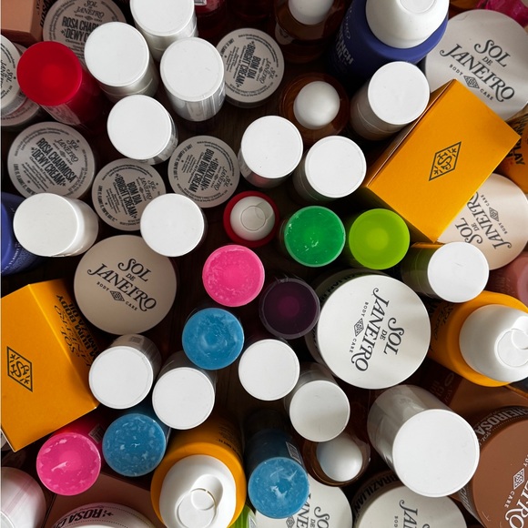 ✨ SOL DE JANEIRO MYSTERY BOX — Scents, Creams, Mists & More! 2X MSRP VALUE - Picture 11 of 14